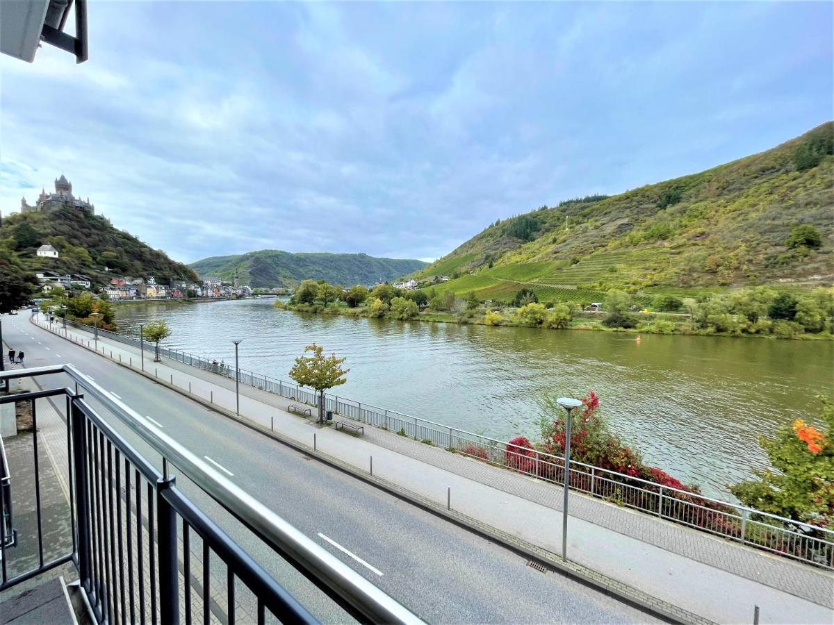 Moselpromenade Villa Moselufer, Panorama&Burg Cochem Blick, Netflix, Balkon Exterior foto